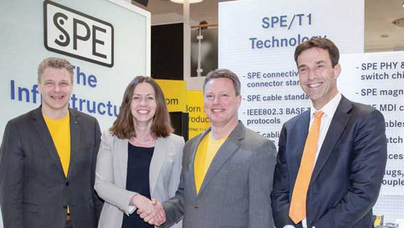 Looking forward to the partnership: Frank Welzel, Director Global Product Management, HARTING Electronics; Monika Kuklok, Director Communication & Power, TE Connectivity; Ralf Klein, Managing Director, HARTING Electronics; & Eric Leijtens, Global Product Manager of Industrial Communication, TE Connectivity (from left to right).