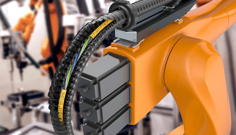 New chainflex IO-Link cables ensure reliable communication even under torsion for energy chains and robots