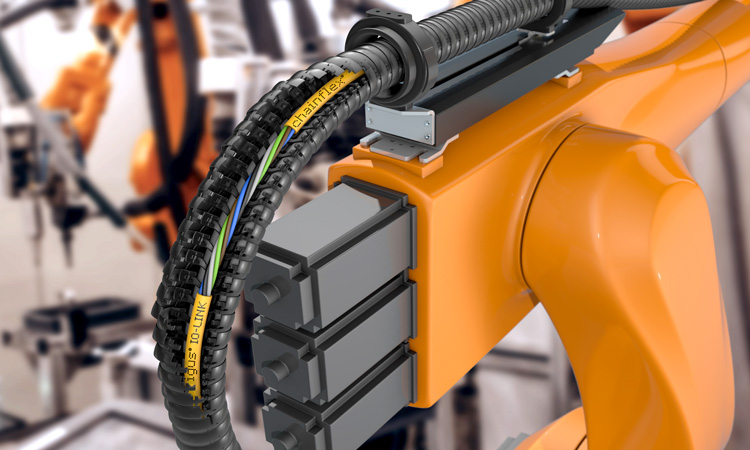 New chainflex IO-Link cables ensure reliable communication even under torsion for energy chains and robots