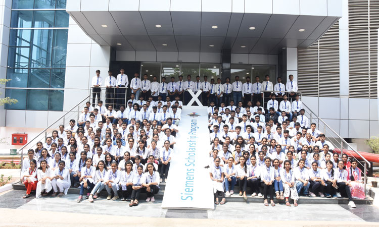 Siemens Scholarship Program completes 10 years